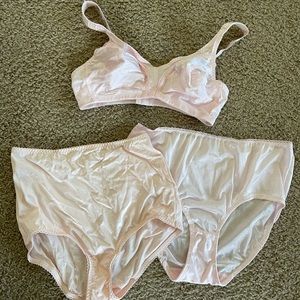 Pinup retro style bra/panties bundle! Light pink.